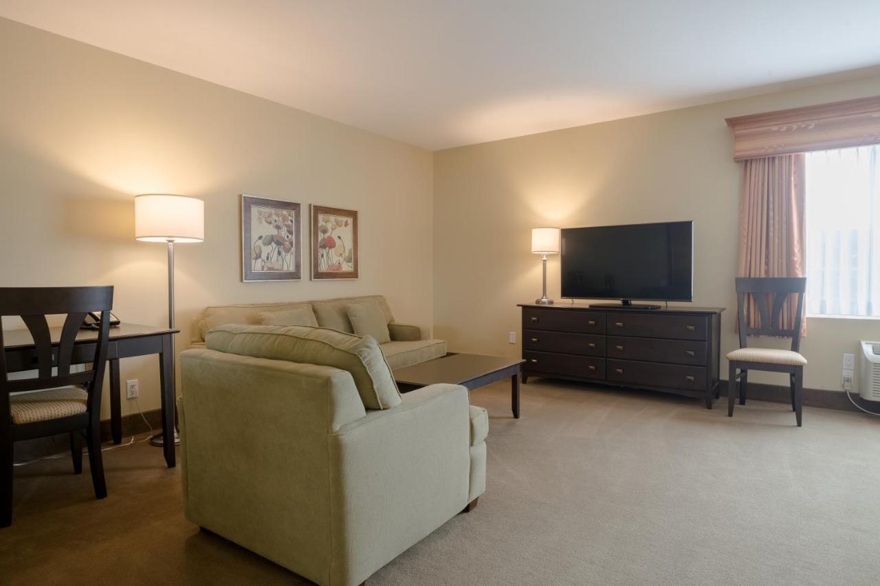 Amsterdam Inn & Suites סאסקס מראה חיצוני תמונה