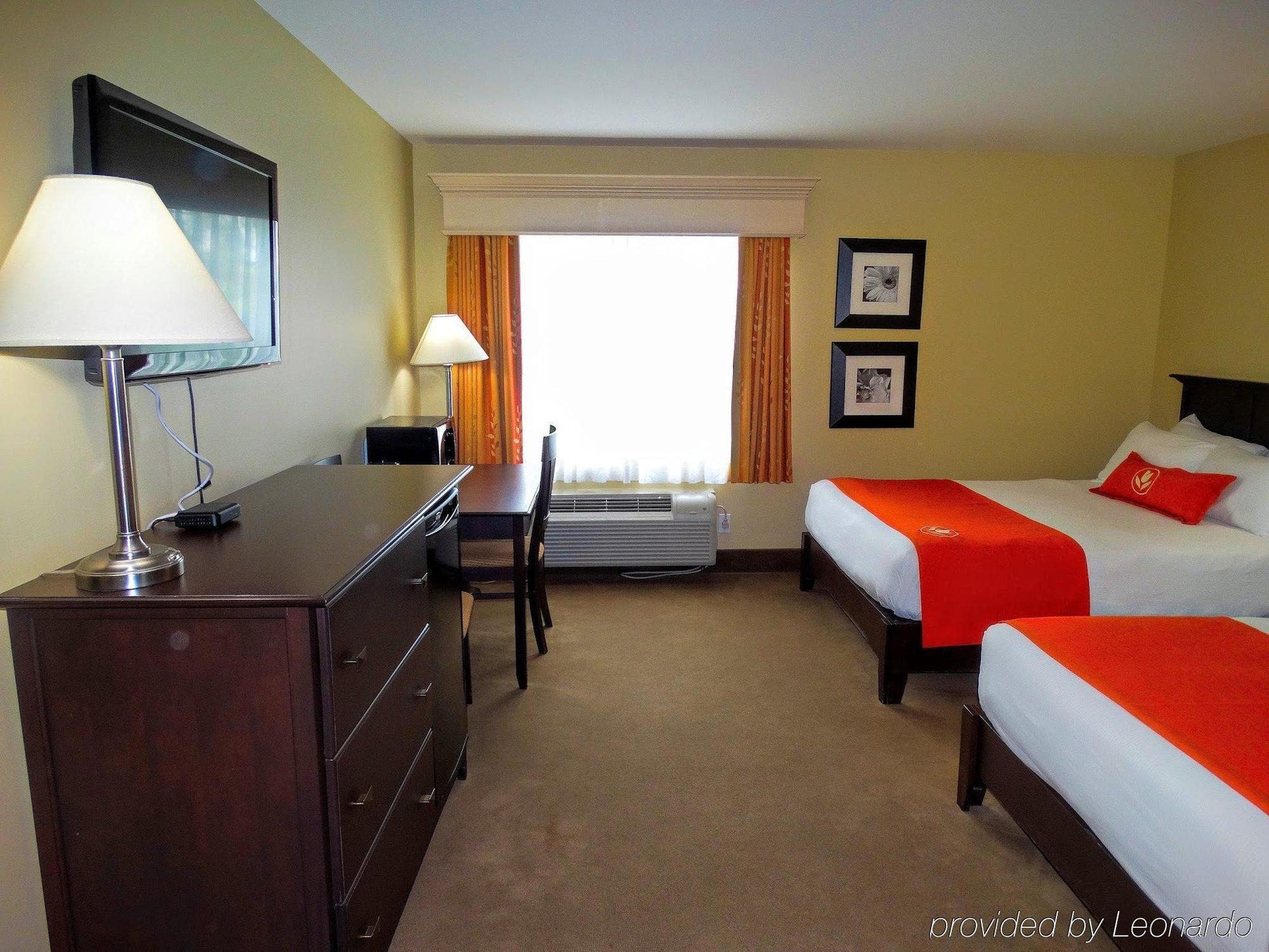 Amsterdam Inn & Suites סאסקס מראה חיצוני תמונה
