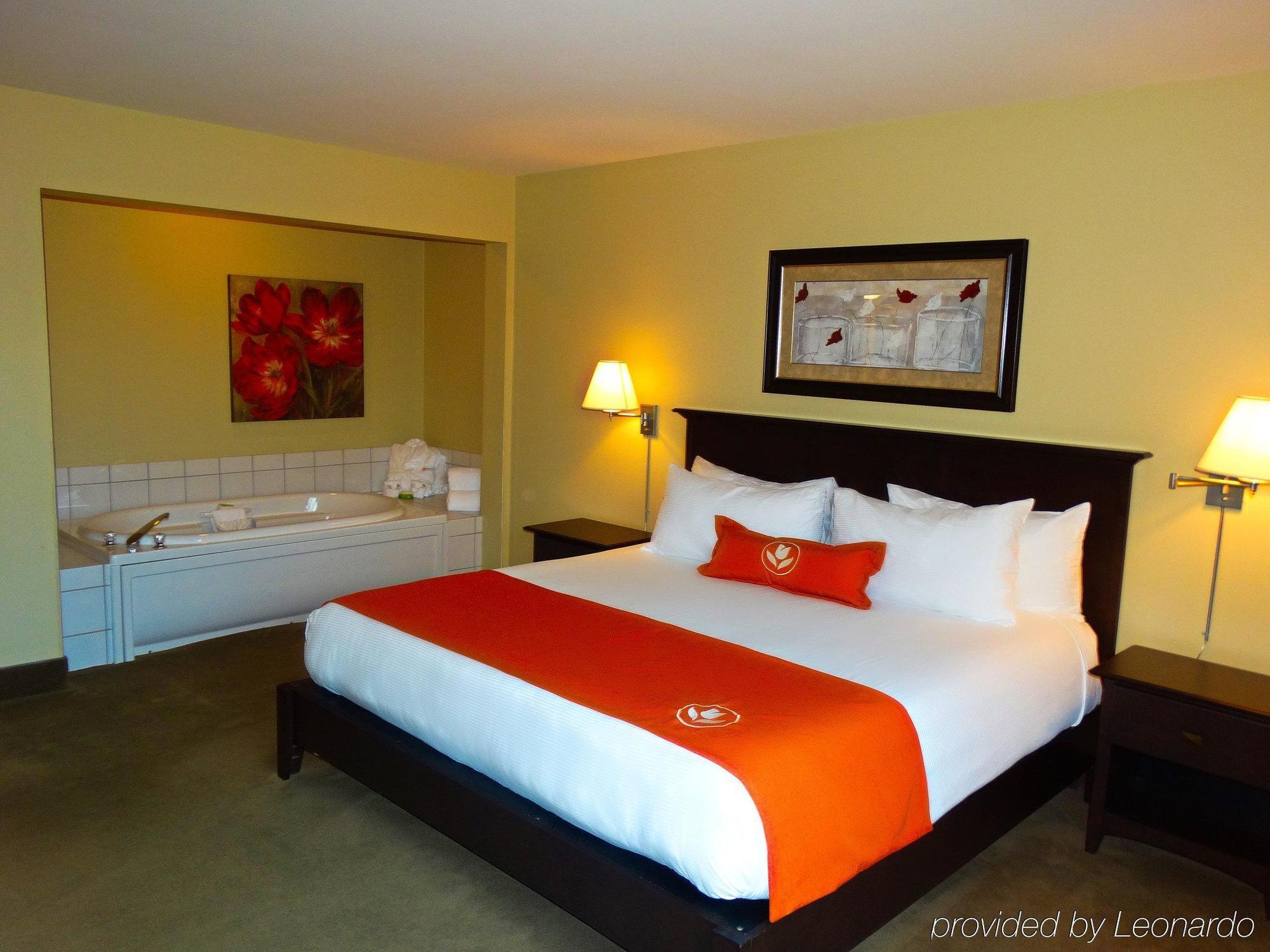 Amsterdam Inn & Suites סאסקס מראה חיצוני תמונה