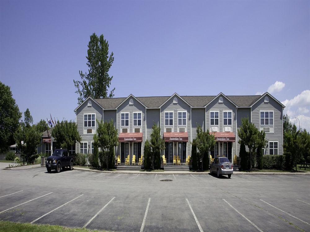 Amsterdam Inn & Suites סאסקס מראה חיצוני תמונה