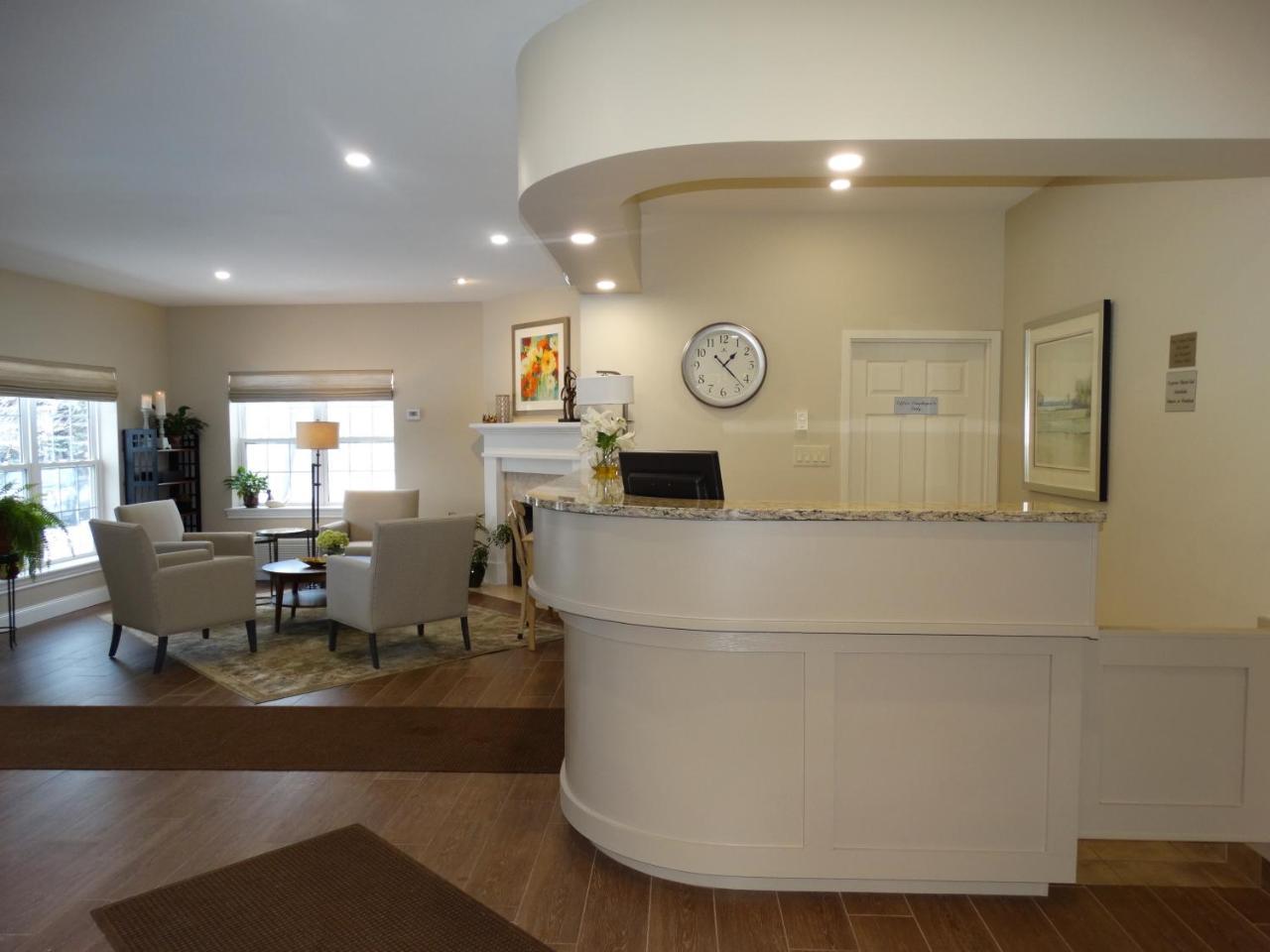 Amsterdam Inn & Suites סאסקס מראה חיצוני תמונה